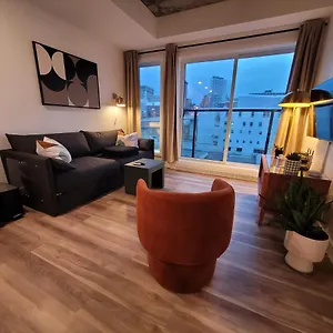 https://condo-mid-century-modern-style-pool-terrace.hotelsquebeccity.net
